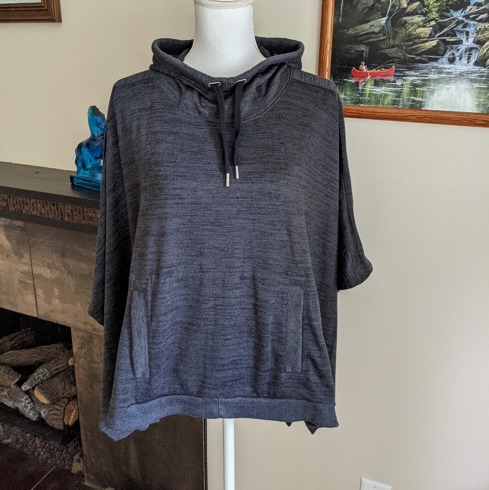 Athleta Blissful Poncho Hoodie Cape Oversize Pullover Gray Kangaroo Pocket Small
